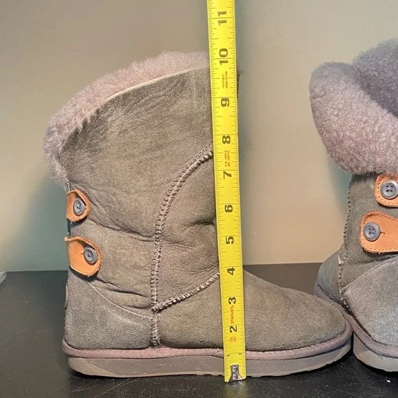 Emu Charcoal Boots with Camel Button Details. Ladies size 6 - Picture 10 of 13